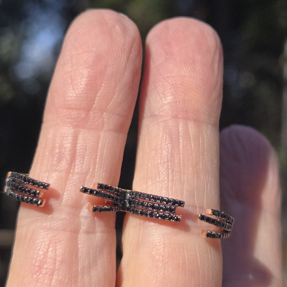 Black Onyx Sterling & Rose gold Dual Finger Ring Sz8 Adjustable - Picture 4 of 8